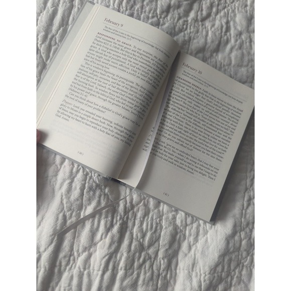 God's Wisdom for Navigating Life: A Year of Daily Devotions in the Book of Prove - Picture 5 of 6